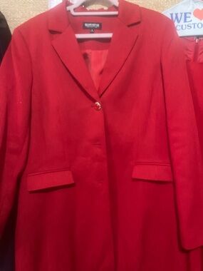 Elegant Red Women's Coat with Dress Single-Button Blazer.